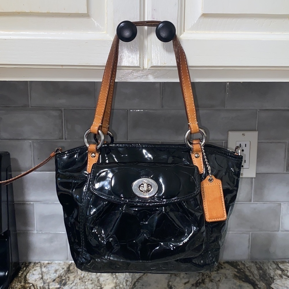 Coach W Signature Embossed Leah Patent Leather Bag - Picture 3 of 11
